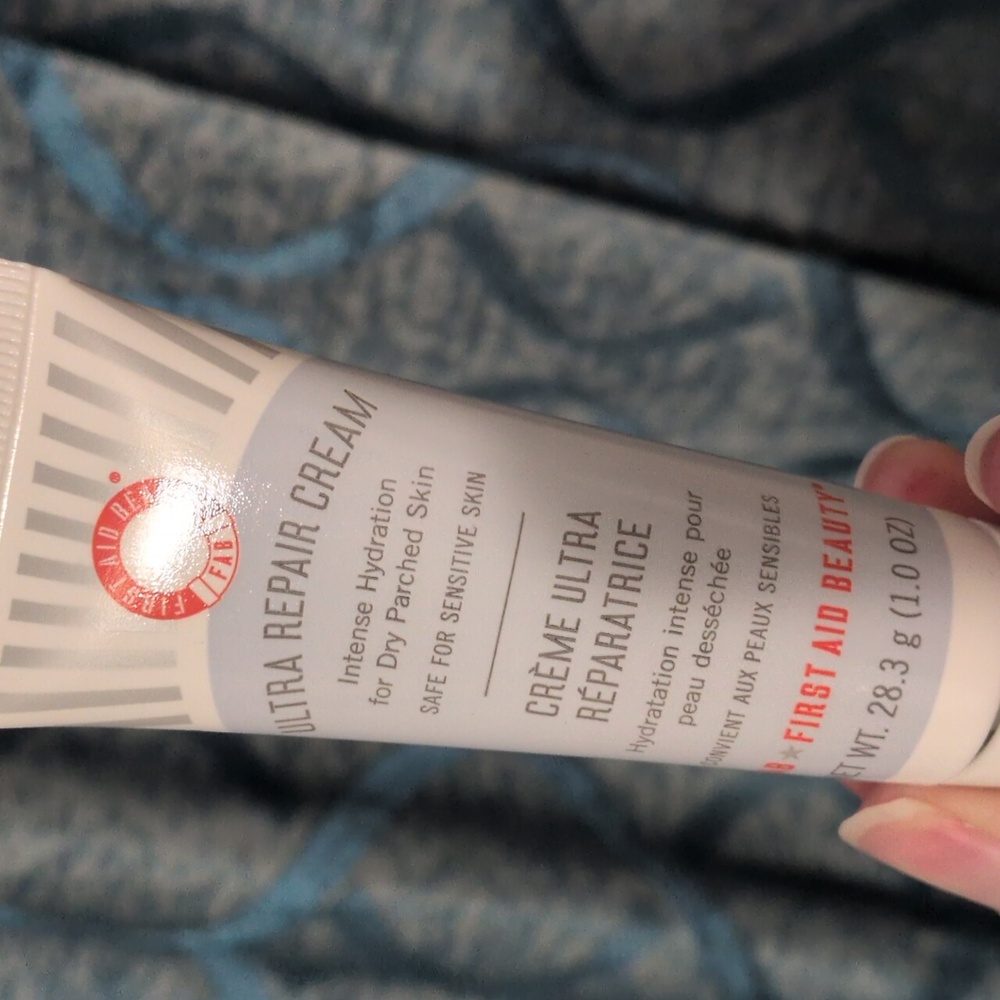 ✨SOLD✨ - NEW First Aid Beauty Ultra Repair Crème 1oz Travel Sample - Picture 2 of 3